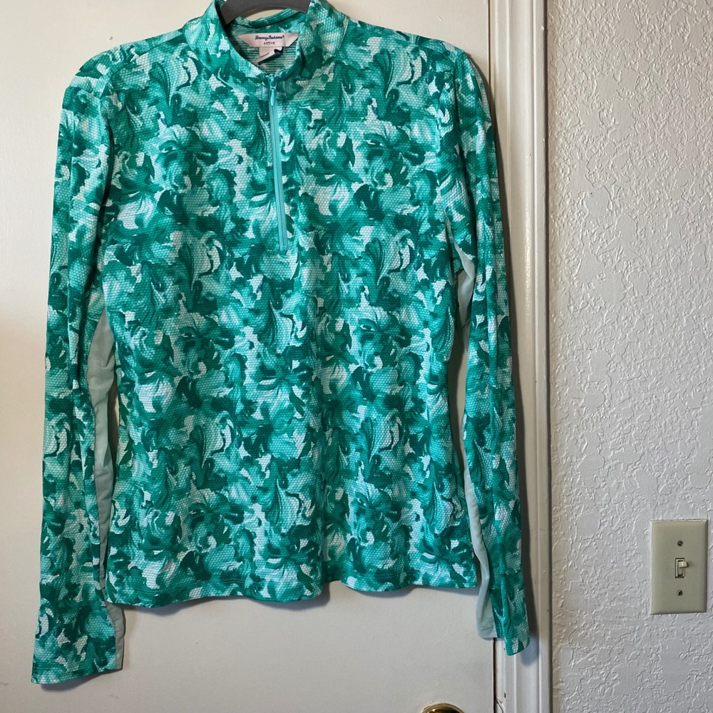 Tommy Bahama Active Green Floral Print Long Sleeve Pullover Top